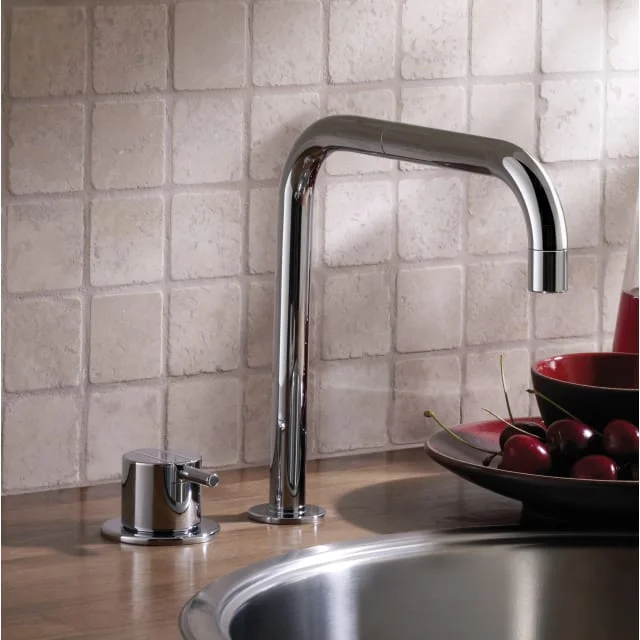 Vola 590M kjøkkenbatteri, 210 mm tut, svingbar, medium grep, krom | 715237100